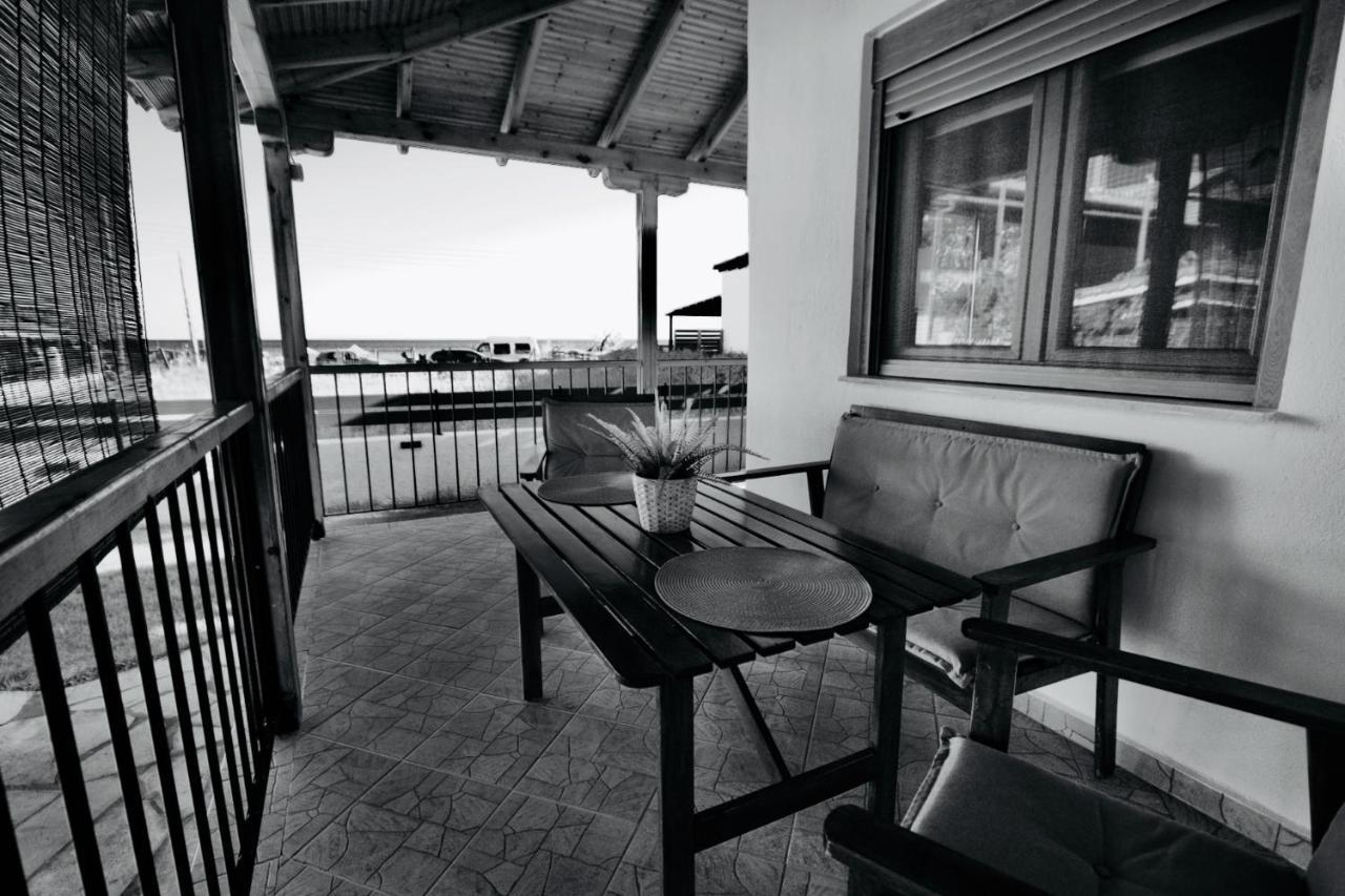 Enalio Beach House Nea Kallikrateia Екстер'єр фото